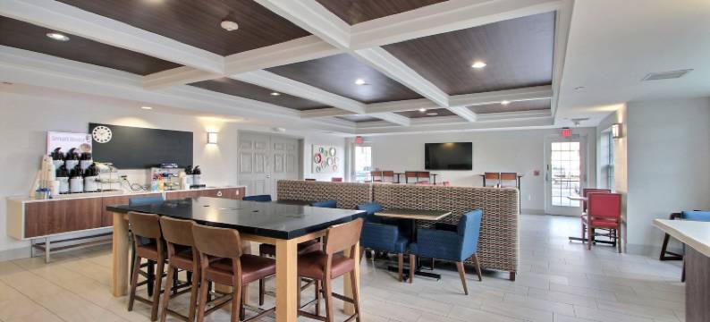 智选假日套房酒店密尔沃基机场(Holiday Inn Express & Suites MILWAUKEE AIRPORT by IHG)图片