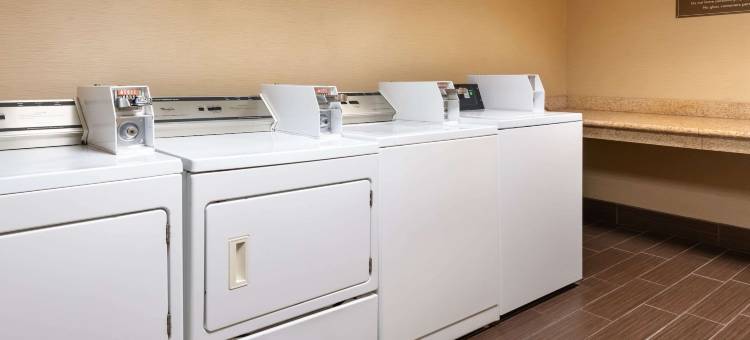 西凤凰城古德伊尔舒适套房酒店(Comfort Suites Goodyear-West Phoenix)图片