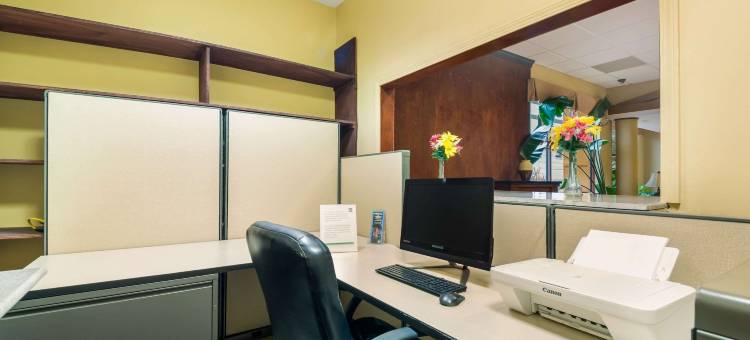 郊区长住酒店(Suburban Studios Buffalo Airport)图片