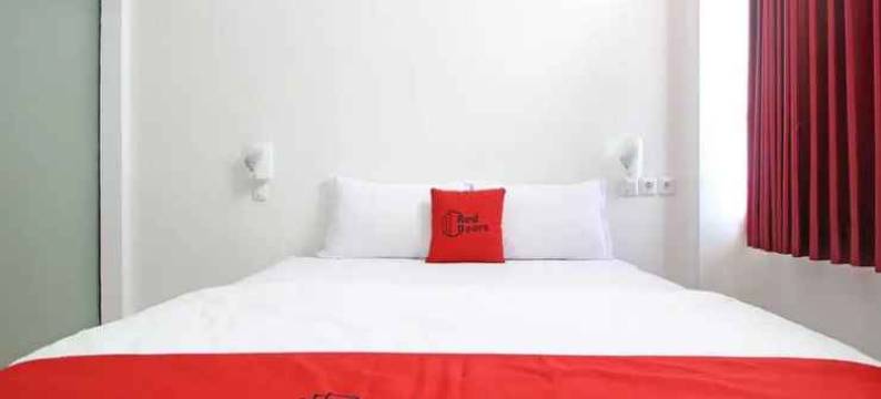 红多兹酒店-塞拉坦加兰灵罗德(RedDoorz @ Jalan Ringroad Selatan)图片