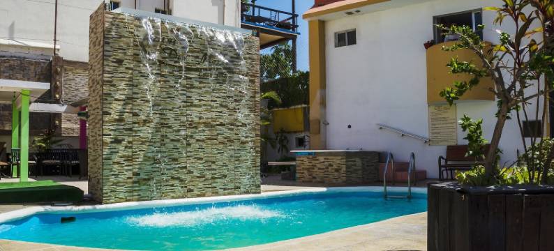 首都 O 卡波圣卢卡斯德斯马里斯酒店(Capital O Hotel Dos Mares, Cabo San Lucas)图片