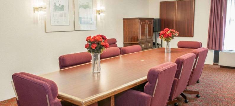 品质酒店及套房(Quality Inn and Suites Indianapolis)图片