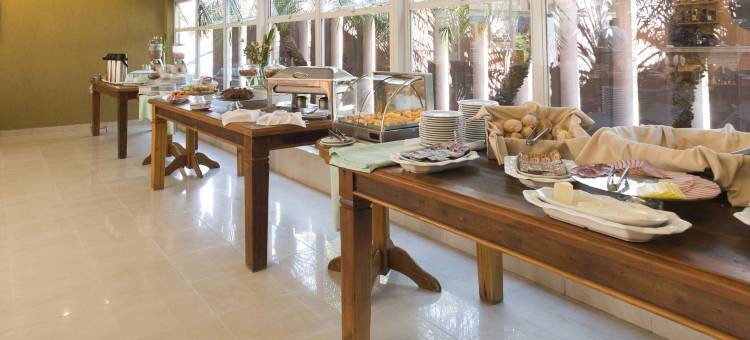 卡尔顿广场猴面包树(Carlton Plaza Baobá)图片