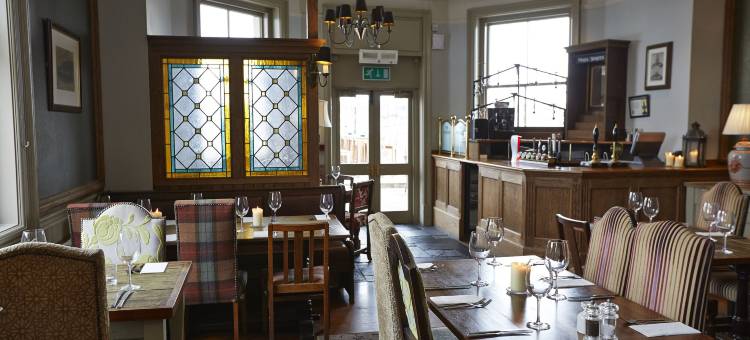 怀特岛温泉酒店 - 格林国王旅馆(Fountain Inn by Greene King Inns)图片