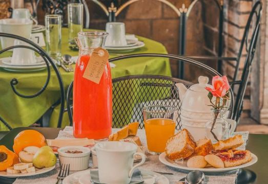 Relais Pian di Vico Hotel Overview