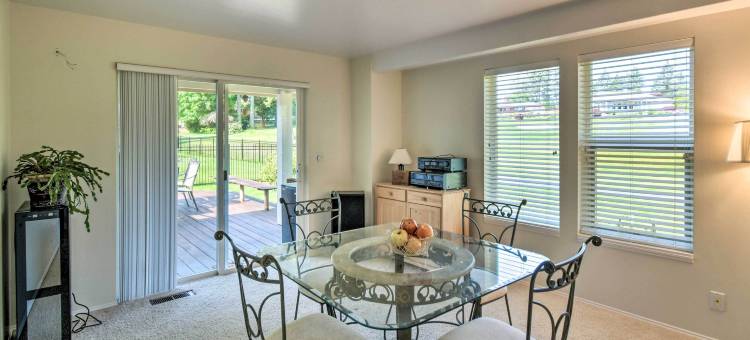 广阔的家庭房在高尔夫球场：徒步与自行车！(Spacious Family Home on Golf Course Hike and Bike!)图片