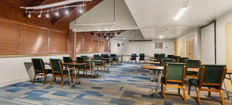 郊区开间 阿尔图纳(Suburban Studios)图片