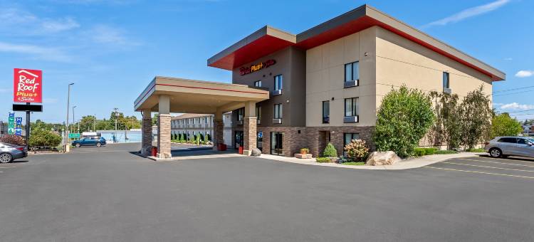 马隆红顶Plus套房酒店(Red Roof Plus+ & Suites Malone)图片