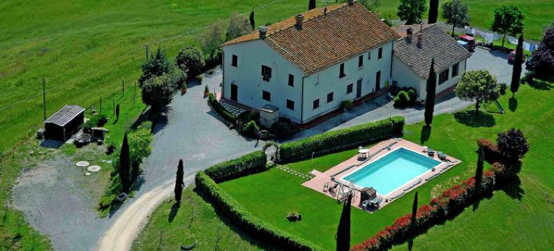 Authentic pool house图片