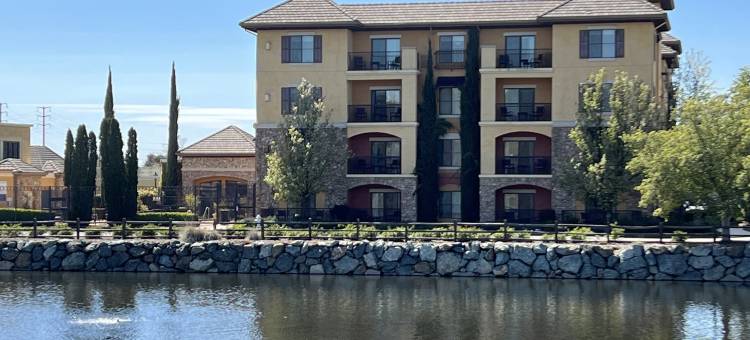 Holiday Inn Express & Suites EL DORADO山(Holiday Inn Express & Suites EL DORADO HILLS by IHG)图片