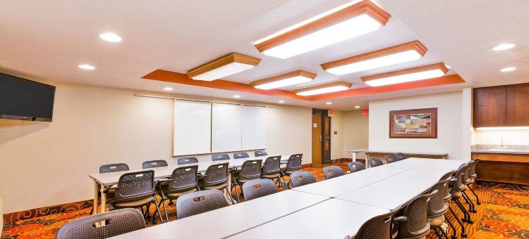 马斯卡廷美吟温德姆酒店(AmericInn by Wyndham Muscatine)图片