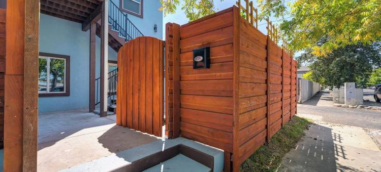 步行至加州大学戴维斯医学中心！带庭院的复式公寓(Walk to UC Davis Medical Center! Duplex w/ Patio)图片