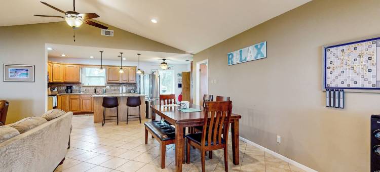 3BR Waterfront Home: Rural & Unique图片