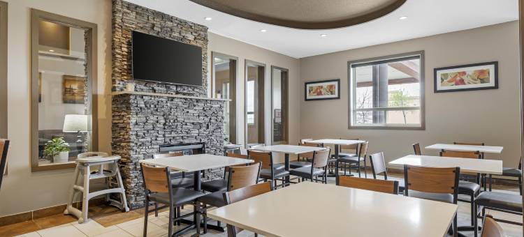 埃斯特万贝斯特韦斯特优质套房酒店(Best Western Plus Estevan Inn  Suites)图片