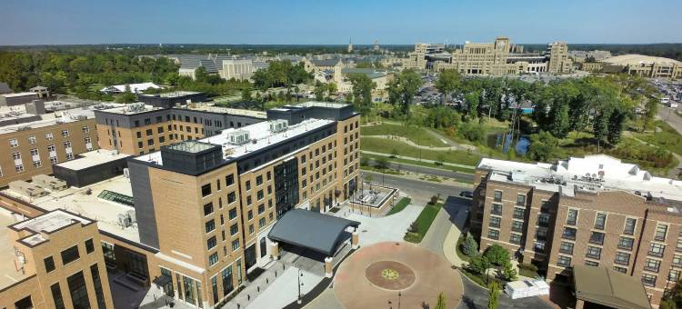 南本德希尔顿大使套房酒店(Embassy Suites by Hilton South Bend at Notre Dame)图片