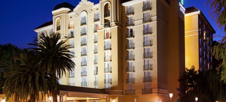 旧金山机场希尔顿安泊-海滨酒店(Embassy Suites by Hilton San Francisco Airport Waterfront)图片