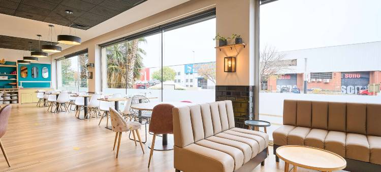 巴塞罗那科内拉费拉旅屋酒店(Travelodge Barcelona Cornellà Fira)图片