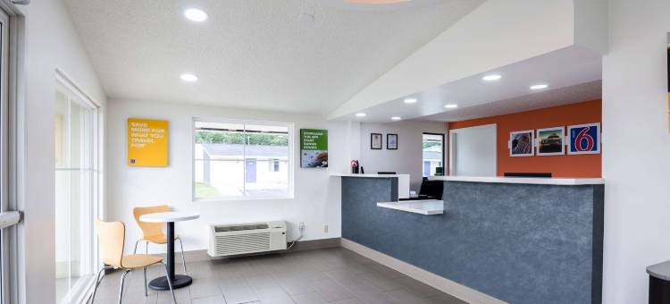 维珍尼亚特鲁特维尔 6 号汽车旅馆(Motel 6 Troutville, VA)图片