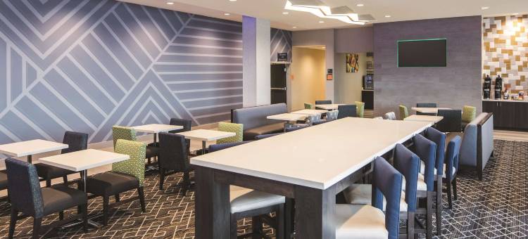 麦克多诺拉昆塔温德姆酒店及套房-亚特兰大南(La Quinta Inn & Suites by Wyndham Atlanta South - McDonough)图片