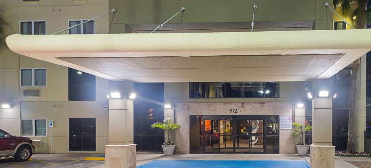 海滨舒适套房酒店(Comfort Suites Beachside)图片