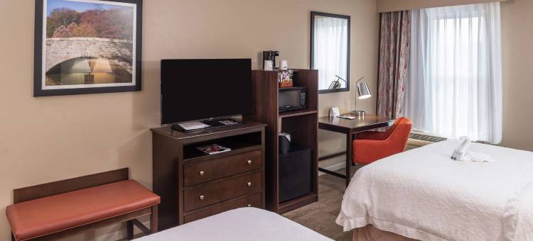 夏洛特阿罗伍德路欢朋套房酒店(Hampton Inn & Suites Charlotte-Arrowood Rd.)图片