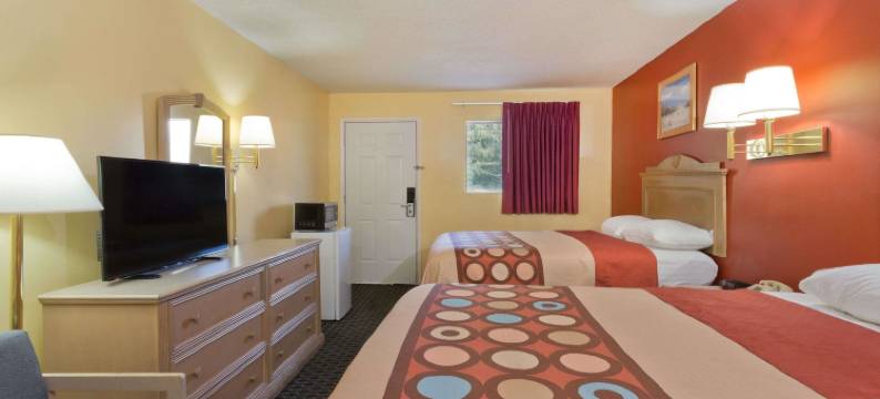 奇普利温德姆速8酒店(Super 8 by Wyndham Chipley)图片