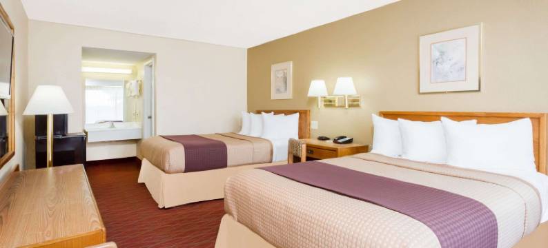 斯汤顿南戴斯酒店(Days Inn by Wyndham Staunton)图片