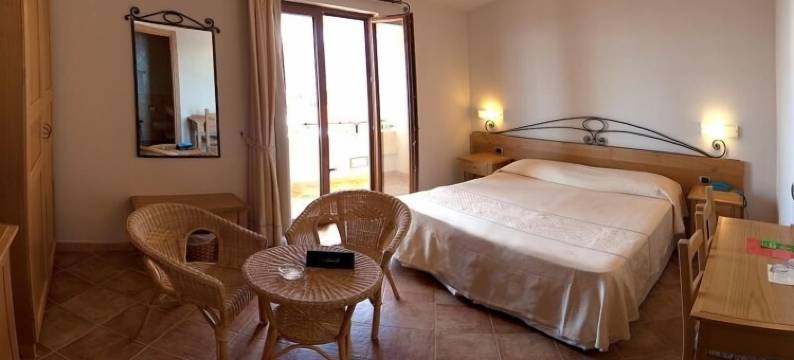 古斯图伊马里斯别墅酒店(Hotel Villa Gustui Maris)图片