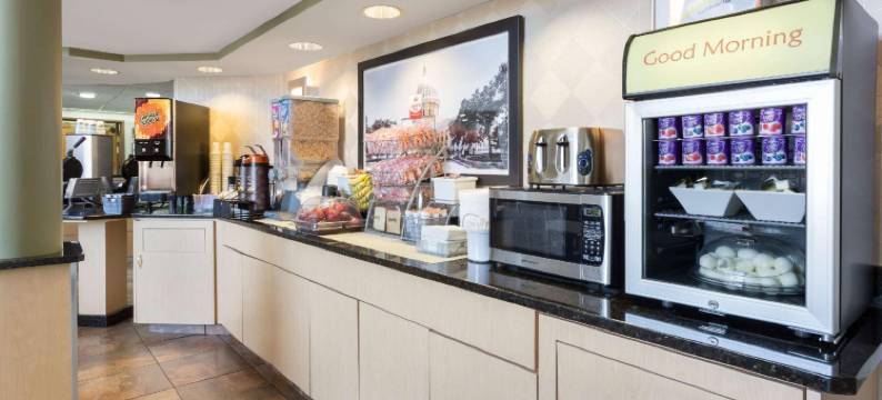 麦迪逊南速8酒店(Super 8 by Wyndham Madison South)图片