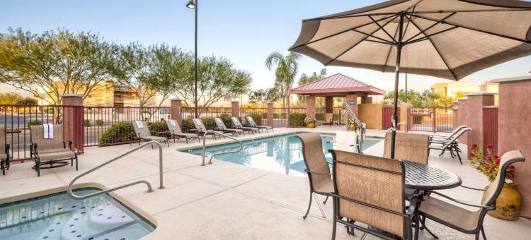 西凤凰城古德伊尔舒适套房酒店(Comfort Suites Goodyear-West Phoenix)图片