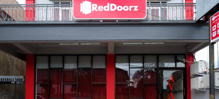 红门酒店 - 马吉朗阿伦阿伦附近2号(RedDoorz Near Alun Alun Magelang 2)图片