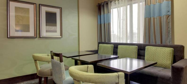 昆西 - 市中心凯艺套房酒店(Quality Inn & Suites Quincy - Downtown)图片