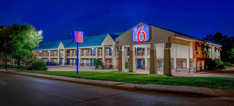 阿林顿6号汽车旅馆(Motel 6 Arlington, TX)图片