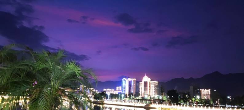 星语公寓温馨时尚近云门寺温泉高速(鹰峰东路分店)图片