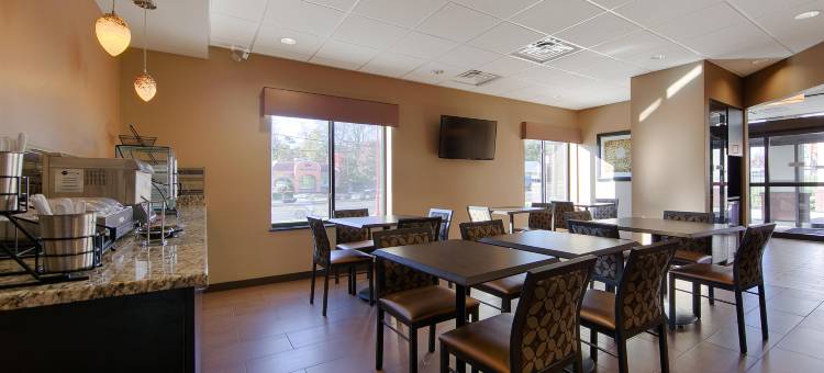 大学公园市贝斯特韦斯特优质酒店(Best Western Plus College Park Hotel)图片