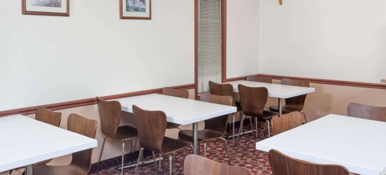 系普谢瓦纳温德姆速8酒店(Super 8 by Wyndham Shipshewana)图片