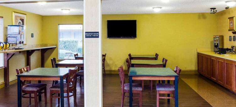 南菲耶斯塔公园罗德威套房酒店(Rodeway Inn & Suites South of Fiesta Park)图片