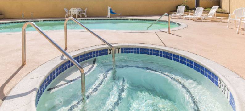 安大略华美达酒店(Ramada by Wyndham Ontario)图片