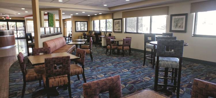 爱德蒙得拉昆塔温德姆套房酒店(La Quinta Inn & Suites by Wyndham Edmond)图片