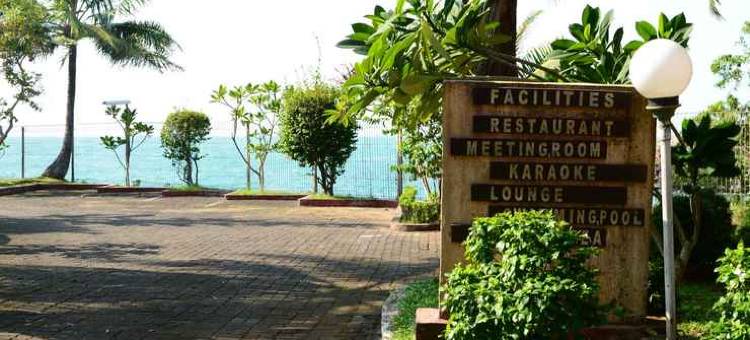 红多兹Plus酒店-近安耶尔图古梅库苏尔(RedDoorz Plus Near Tugu Mercusuar Anyer)图片