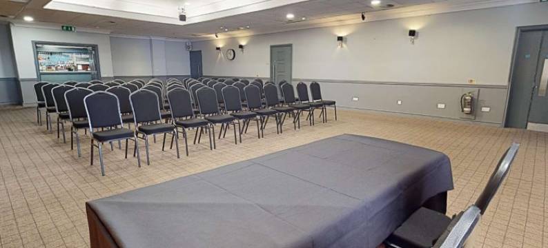 斯旺西乡村酒店(Village Hotel Swansea)图片