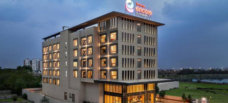 伊多尔-尼帕尼亚温德姆华美达安可酒店(Ramada Encore by Wyndham Indore Nipania)图片