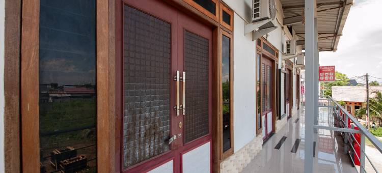 红多兹伊斯兰酒店-近亚齐市集购物中心(RedDoorz Syariah Near Pasar Aceh Shopping Centre)图片