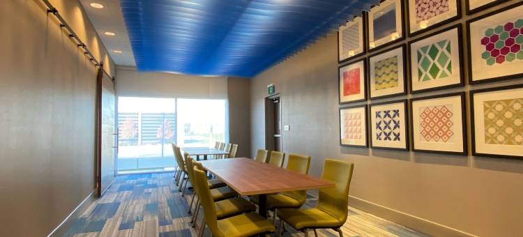 奥罗拉智选假日套房酒店(Holiday Inn Express & Suites Aurora)图片