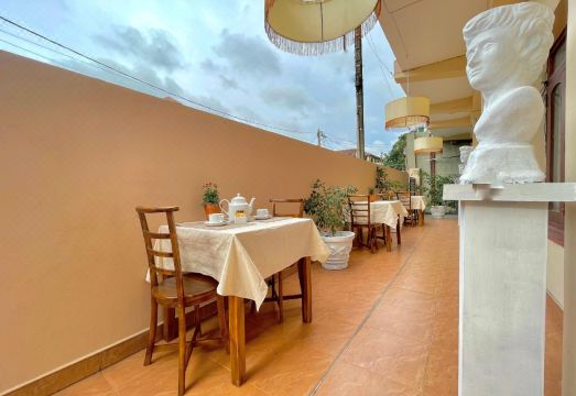 Rivinson Hotel Overview