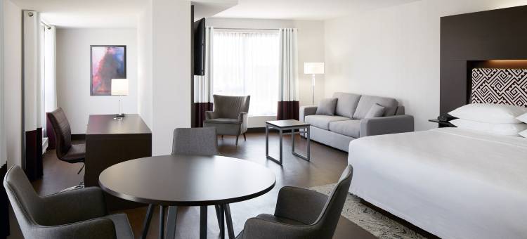 莱维斯福朋喜来登酒店及会议中心(Four Points by Sheraton Lévis Convention Centre)图片