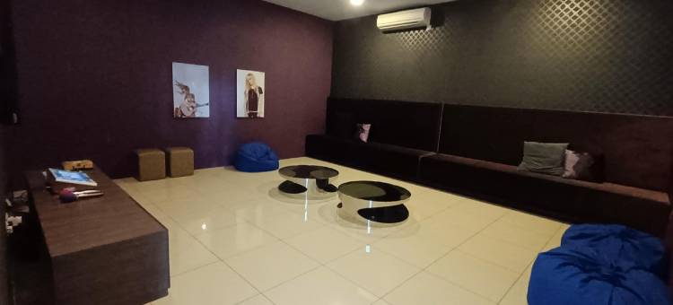 位于肯帕斯的3卧室公寓-161平方米|带3个独立浴室(Railway Stylish Homestay (3Br3B) 6Pax by Cowidea)图片