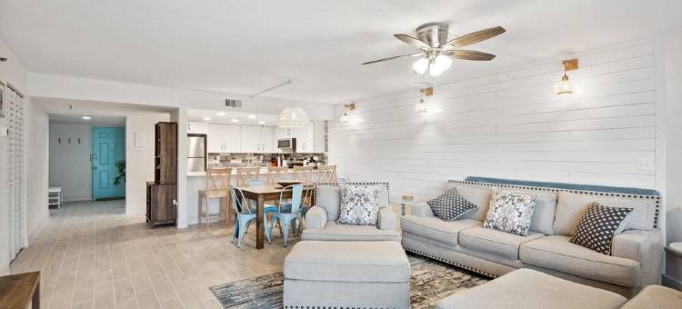 Large 3Bed/2Bath - Completely Renovated Beach Front Condo!Indian Shores图片