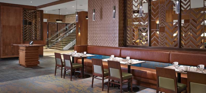 里贾纳市中心希尔顿逸林酒店和会议中心(DoubleTree by Hilton Hotel & Conference Centre Regina)图片