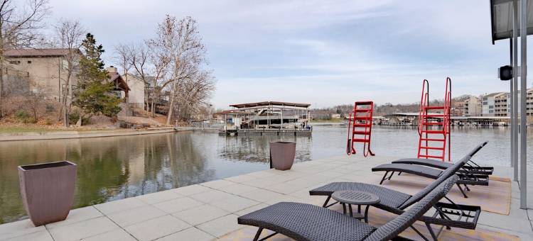 The Loto Game-Changer: Sand Volleyball Court, No-Wake Cove & a Covered Slip!图片